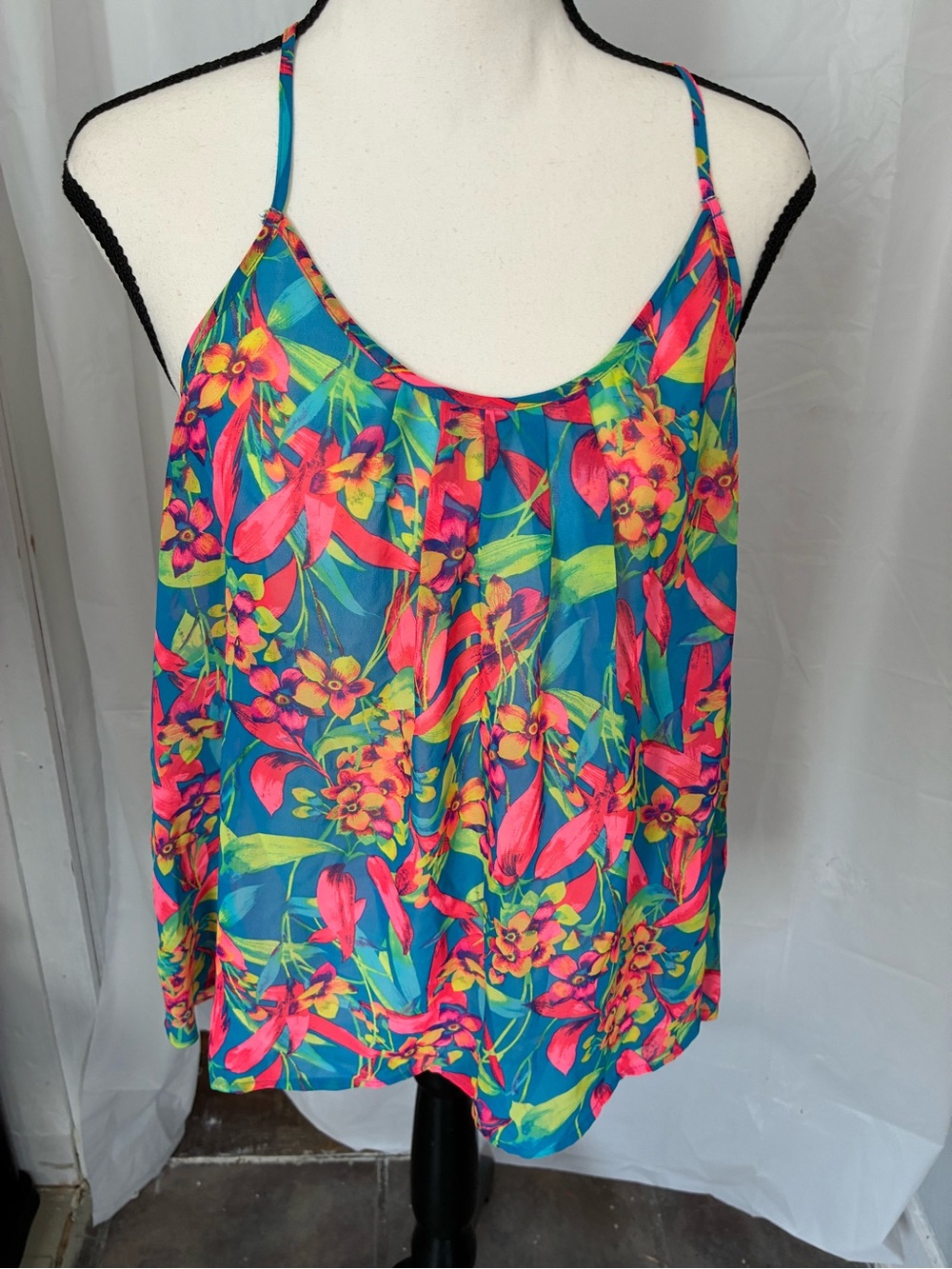 Arizona Jean company sheer tank top size medium/ crochet back strap